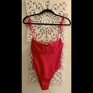Pink Underwire One-piece Swimsuit